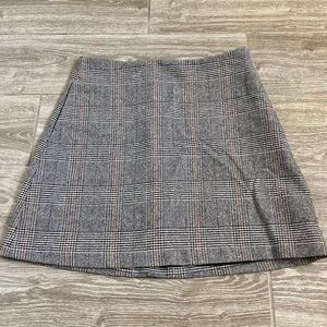 Wilfred Wool & Cashmere Blend Plaid Mini Skirt with Pockets / Size 6